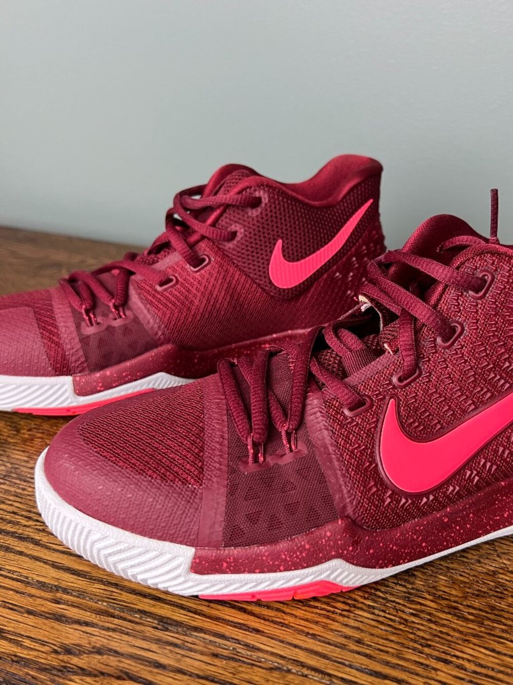 Nike Kyrie 3 Sneakers Youth 5.5 Red Hot Punch Basketball Shoes Excellent